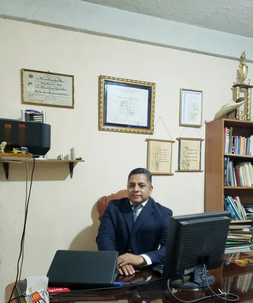 Lic. BERNARDO ERNESTO AGUILAR BOLIVAR