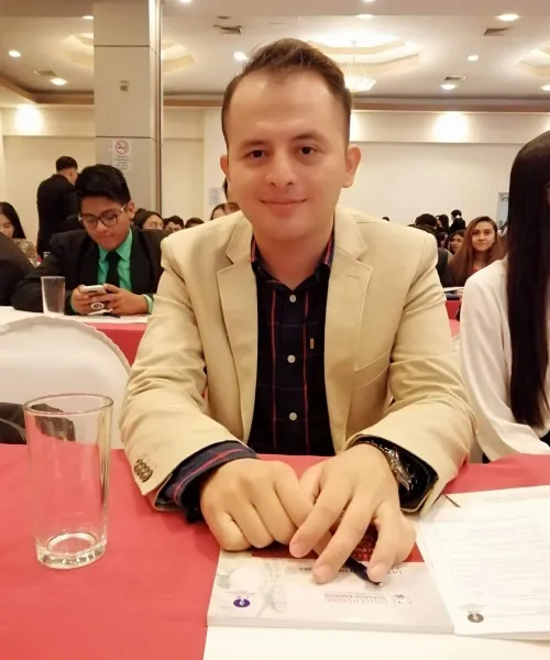 Lic. MARVIN FRANCISCO ESCOBAR CASTRO