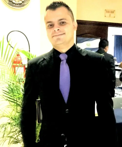 Lic. Edwin David Recinos Vides