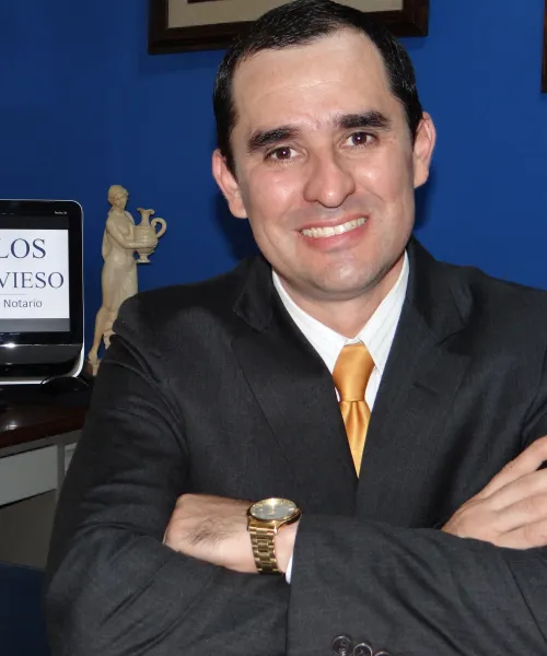 Lic. Carlos Valdivieso