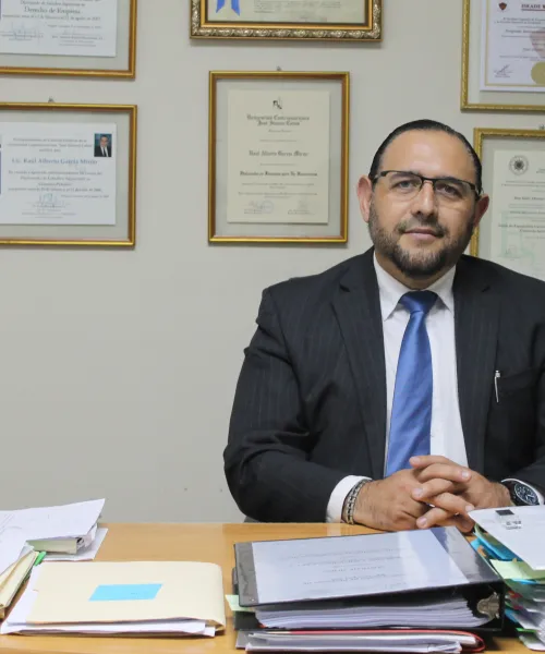 Mgtr. Raúl  Alberto García Mirón
